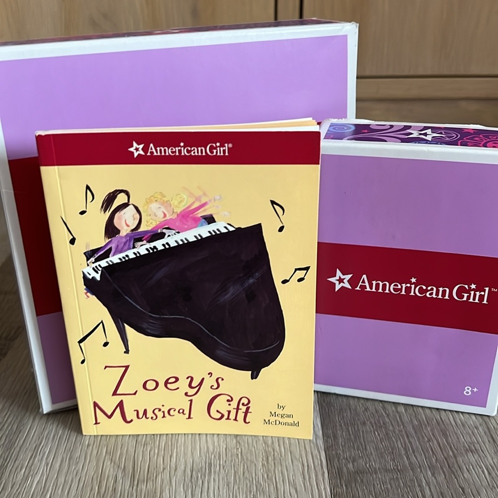 American Girl Doll Midnight Holly Outfit & Accessories - Doll Not Included - Picture 10 of 10